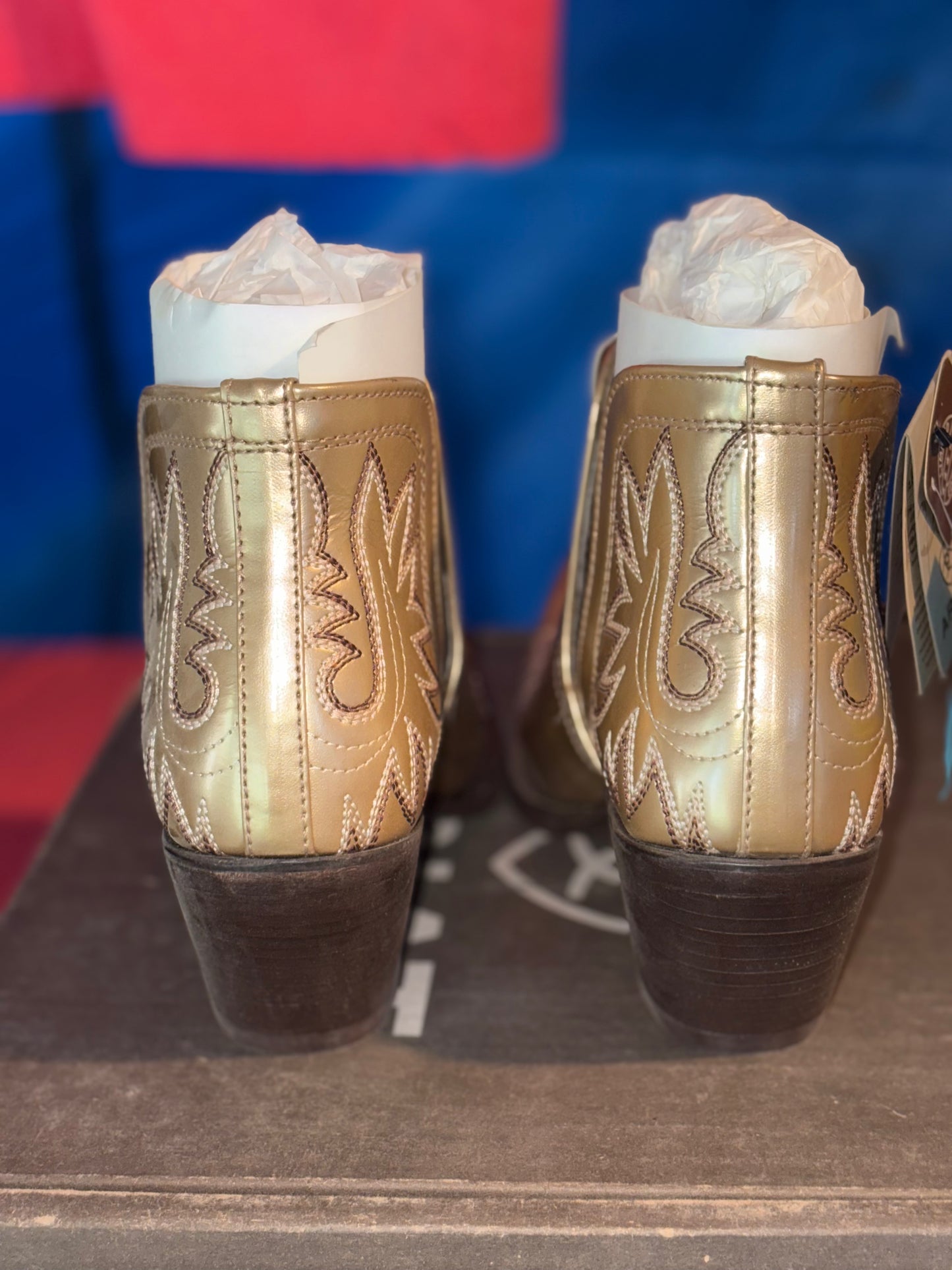 Size 7.5 Ariat Dixon Booties