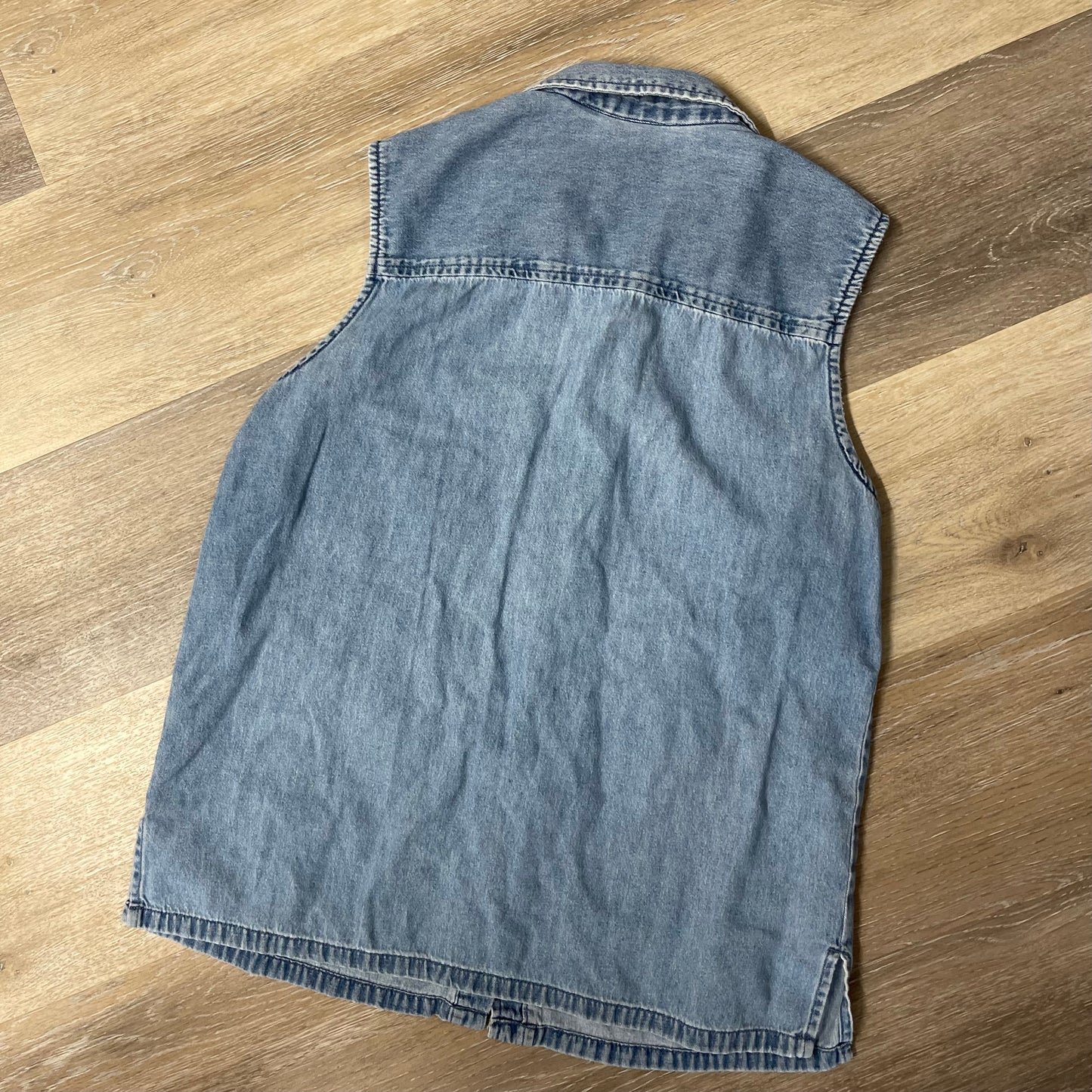 Women’s Sleeveless Vintage Denim Shirt