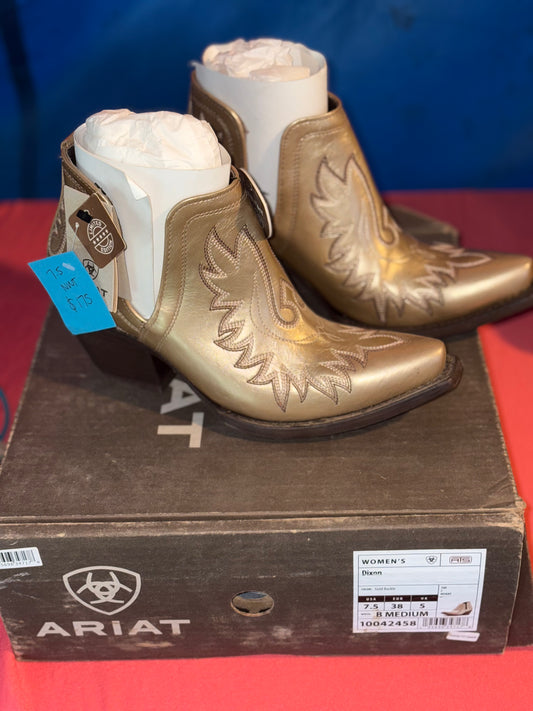 Size 7.5 Ariat Dixon Booties
